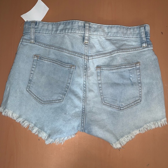 Blue Jeans shorts - Picture 2 of 3